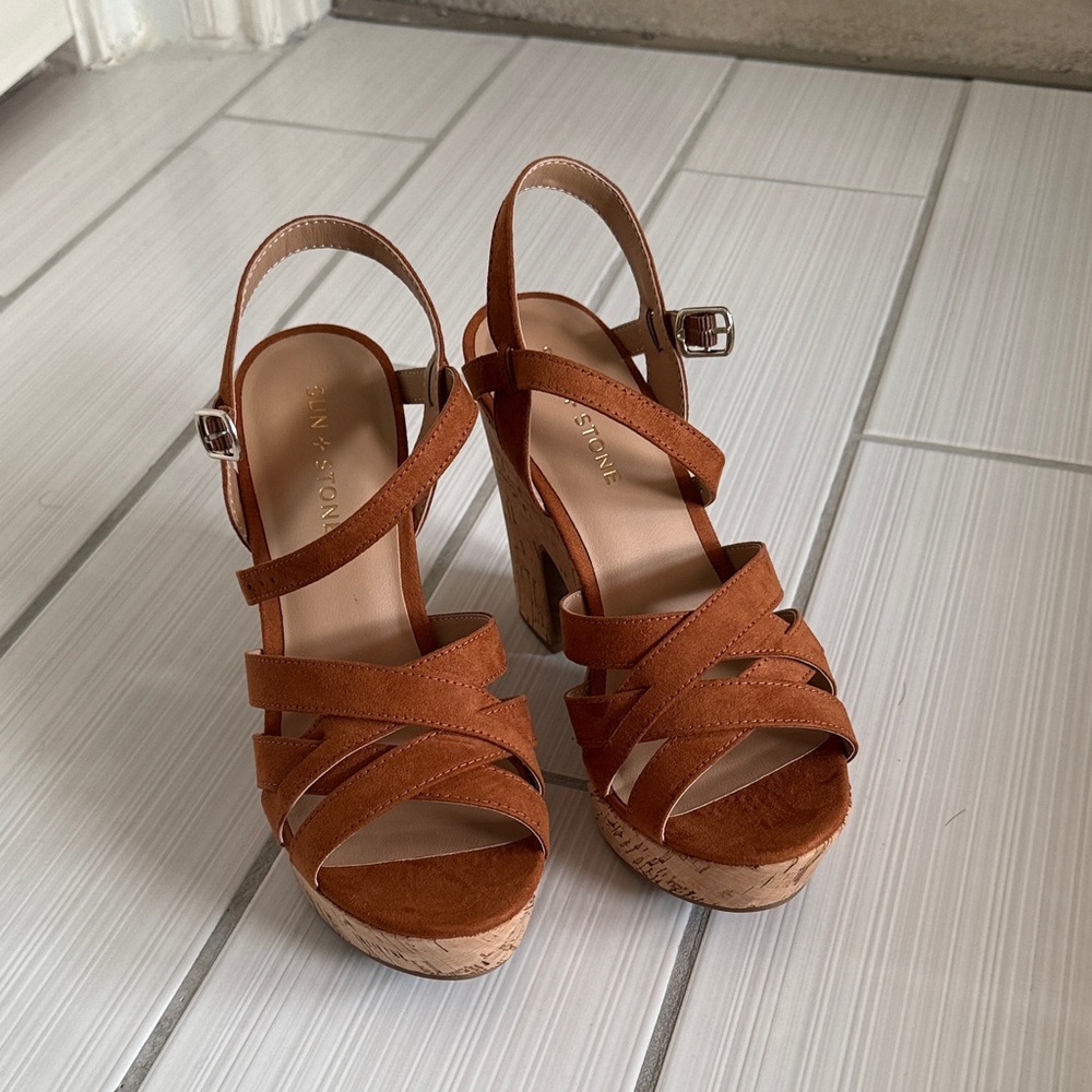 Elegant Tan Platform Sandals